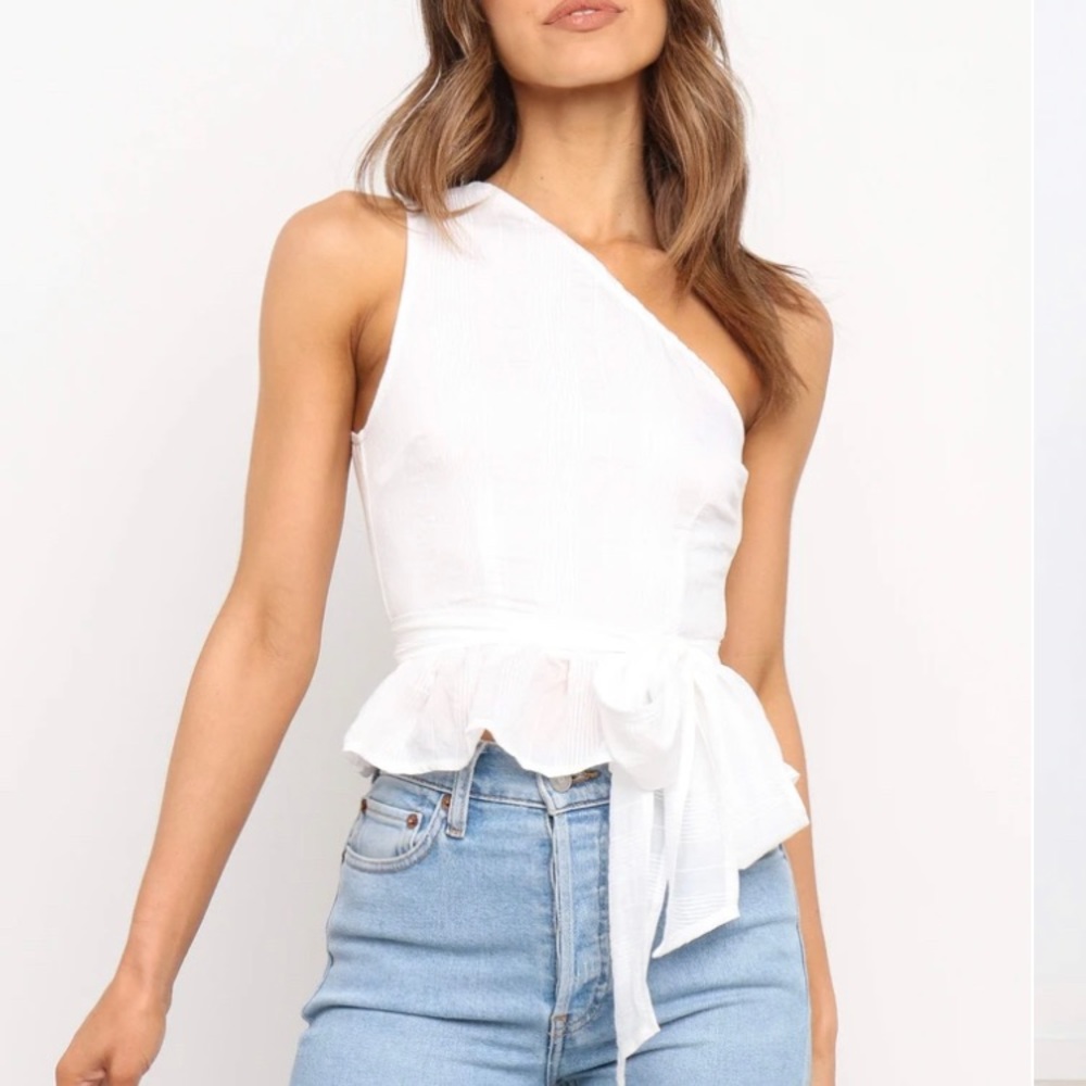 NWT Petal & Pup White One-Shoulder Top with Bow